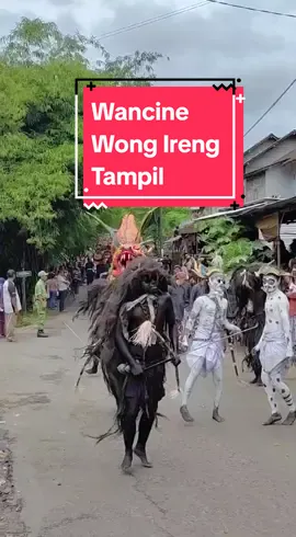 Live Post Rasulan Kemadang. Gek iki ki bangsane opo neeehh luurrr.. 😂🤣 Ya ini lah wong Ireng yang ikut memeriahkan kirab rasulan kalurahan kemadang tanjungsari. Jiaaann sak gayenge luuurrr.. Bodo campur Rasul. #updatedisini #update #rasulan #gunungkidul #jogja #fyppppppppppppppppppppppp #fypシ゚viral #fyyyyyyyyyyyyyyyy #fy #infogunungkidul #infogunungkidul #gunungkidulupdate  #gunungkidul24jam #upacaraadat #tradisi #yogyakarta #fypage 