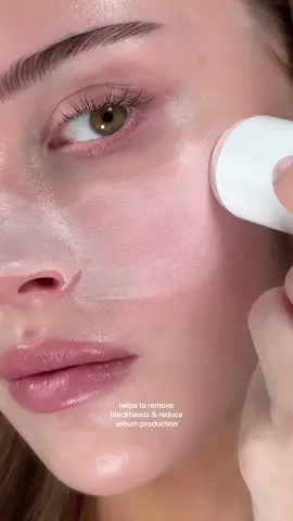 everyday pore cleansing routine 🫧@SKIN1004 Official ad using centella light cleansing oil, centella ampoule foam & poremizing quick clay stick to remove blackheads and reduce sebum production 🤍 #skin1004 #facemask #blackhead #skincaretips #cleansingoil #claymask #koreanskincare 