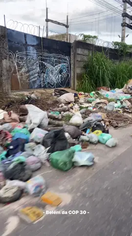 É incrível como em pleno 2024 a população paraense ainda sofre com situações de descaso municipal. A realidade apresentada no vídeo (Av. Padre Bruno Sechi, Belém - PA, 66635-557) é apenas uma pequena demonstração do que está acontecendo na cidade. Pilhas de lixo pelas ruas, despejo em locais inadequados, alagamentos causados pelo entupimento dos bueiros são alguns dos problemas experienciados cotidianamente por essa população que é negligenciada pelo seu prefeito, além da falta de conscientização pelos próprios moradores da cidade. Nesse sentido, é necessário que esse cenário se torne visível e que haja uma mudança eficiente no contexto apresentado. Att. denúncias Belém #lixonasruas #realidadebrasileira #prefeituradebelem 