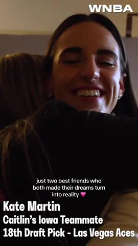 caitlins smile awe 🥹 #caitlinclark #basketball #22 #viral #iowa #katemartin #friendship 