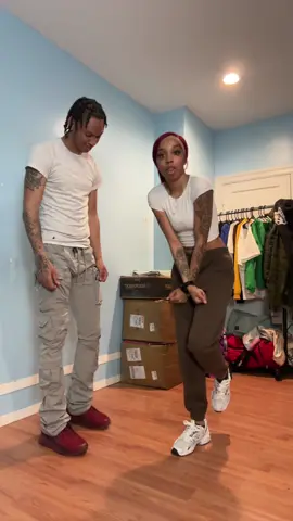 New Challenge who did it better? me or @NaNa🦋 #phillytiktok #fyp #viral #philly #foryoupage #newchallenge 