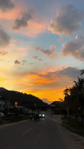 #pichanaquiselvacentral💪🏻💚💚💚🍃🌻 #pichanaquiselvacentral #frases #atardeceres🌅 #atardeceresperfectos #atardeceresbonitos 