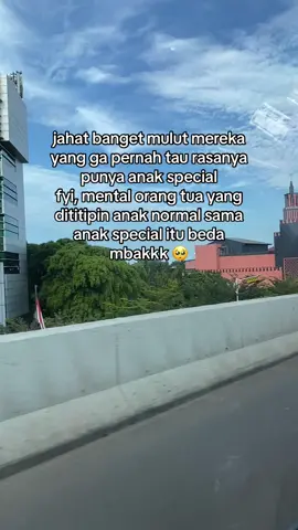 hari-hari rasanya penuh dengan waspada, ketakutan 🙃 i fell youu mami bibu @ndshvv 🙂