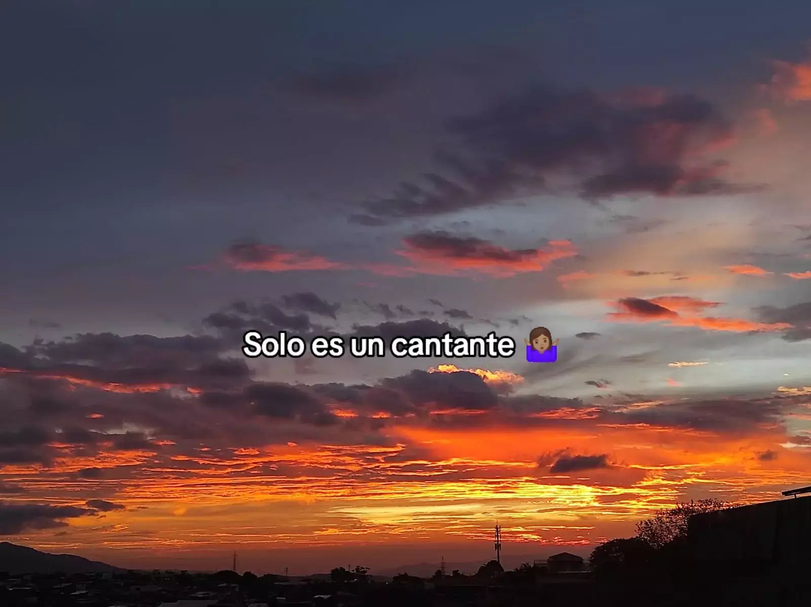 Es más que un cantante... El era luz, paz, tranquilidad, amor... El era TODO lo que mujer ha querido de un hombre, una persona sabia que sabía elegir y decir. Es el rapero de habla hispana más grande de todos los tiempos, su música no para de sonar, ¿saben porque? Porque es todo lo que ocupamos escuchar siempre para abrir mentes y ser mejores cada día, siempre pensar que mañana será otro día y salvar lo que valga la pena. Can es luz y paz, transmite algo inexplicable con su música. Conocer toda su historia con su familia y en la industria es saber que todo si se puede lograr y siempre hay amor para dar. 🤍 ❤️‍🩹 #canserbero #canserberoporsiempre #cannvive #caneterno #canserberofans #tirone #rap #HipHop #luzparacan #canserberofans #parati #fyp #tiktok 