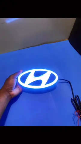 Hermoso emblema con luz 💡 les para Hyundai#hyundai #hyundaitucson 🚘🇩🇴🇱🇷