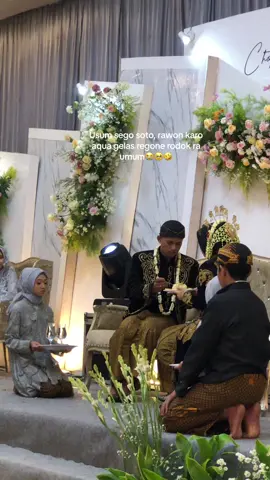 Siapno danamu bolo😂 #wedding #syawal2024 #fypシ #fypシ゚viral #masukberanda #buwuh #kondangan #storyjowo #jowopride #adatjowo 