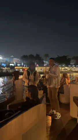 مركب الذهبيه تبع مطعم سيخ مشوي اللي بيروح مصر لايفوت التجربه اربع ساعات يقدمون فيها اللي تبون يامشروبات ياعشاء😍 #اكسبلور #explore #القاهرة #النيل 