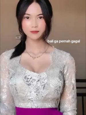 bali nih bosss, senghol dong #tobrut #trunolele  #tanktop  #fypシ゚viral  #mantrapemanggiltobrut  #bulansutena  #kara  #cekerbabat  #felisia  #trondol #senyummanis #nggocok #trend  #trending  #pesonawanita 