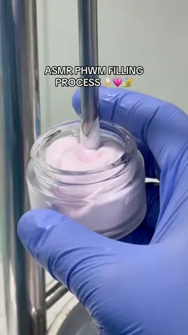 rate seberapa satisfying-nya ini?😆💗 ini sih 100/10 menurut minsy! SATISFYING BGT! #whippedcream #moisturizer #moisturizerviral #24HourLockHydration 