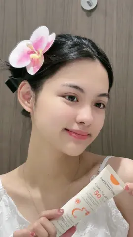 Kem chống nắng thế hệ mới các gái ơi, dùng mê xỉu trời uiii  #embryolisse #emb #kemchongnang #kemchongnangemb #tiemkembmuahe