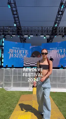 @Revolve throwing it back Tell me youre a millenial without telling me  #RevolveFestival Y2K lineup 🔥