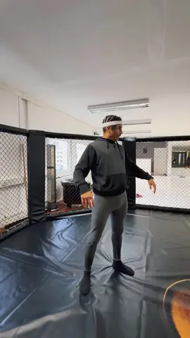 When the Show is better than your skillz 🥴 #comedy #fight #mma #mrsus #patrox #fail 
