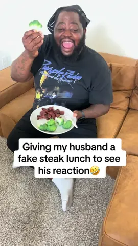 He don’t appreciate my five star lunch 🤣 #reaction #foryoupage #husbandwife #foodprank #influencer #couplescomedy #funny #couplecomedy #couples 