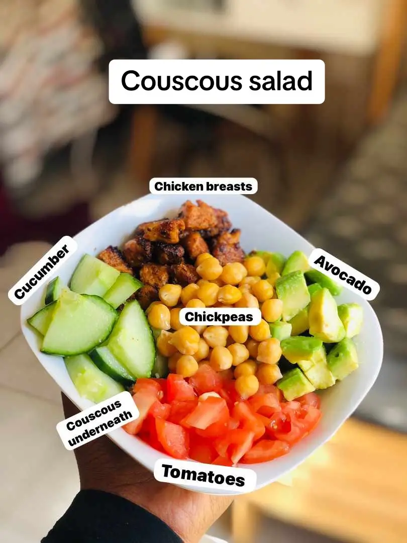 Couscous salad. #healthy meals #couscous #salad #Recipe #chickpeas #chickenbreast #avocado #fyp #gymrat #gymgirl #tiktoksa #mankomo 