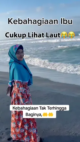Kebahagiaan Ibu, Cukup Lihat Laut😭. Maafkan aku belum bisa beri kebahagiaan.. #kulonprogo #jawatengah #jogja #yogyakarta #pantaiglagah #lautkidul #fvp #fypシ゚viral #toktok #ibuku #kebahagiaanibu #bandarayia #wates #objekwisata #surga #ibu 
