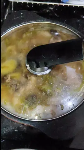 Tara kain na 😘😘😘 #foryoupage #fypシ #filipinofood #EasyRecipe #ulamideas #sinampalukangmanok #lutongpinoy 