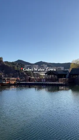 Emang sebagus itu Gubei Water Town (古北水镇) 🥹🫶🇨🇳. #SandyInChina #Beijing #WaterTown #KotaAirChina #KotaAir #Gubei #GubeiWaterTown #GubeiShuizhen #WisataChina #RekomendasiWisata #TravelingChina #KehidupandiChina #StudyinChina #StudyAbroadChina #KuliahLuarNegeri #AkudiChina #AllAboutChina #ChinaUniversity #UniInChina #KuliahdiBeijing #JalanJalandiChina #ChinaVibes #ChinaLife #BeijingLife #ChinaTravel #Fyp