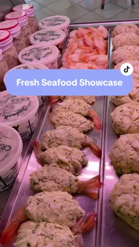 The definition of fresh seafood 👀🦀🐟 #seafood #shellfish #crabcakes #shrimp #salmon #fish #fyp 