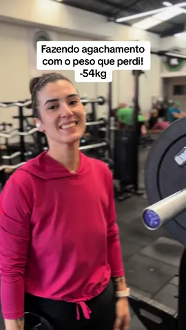 Foram 54kg eliminados. Isso nas costas pesa. Isso nas pernas pesa. Isso na cabeça pesa. É uma pessoa… Eu me livrei de uma pessoa. #obesidade #emagrecimento #superacao #gym 