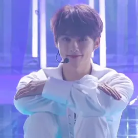 born to be a maknae, forced to be a hyung 😭🥹 SO CUTE  #jun #junhui #moonjunhui #wenjunhui #seventeen #seventeen17_official #seventeen세븐틴 #seventeencarat #svt #kpopfyp #fyppppppppppppppppppppppp #fypシ゚viral #fypシ #fyp @seventeen17_official 