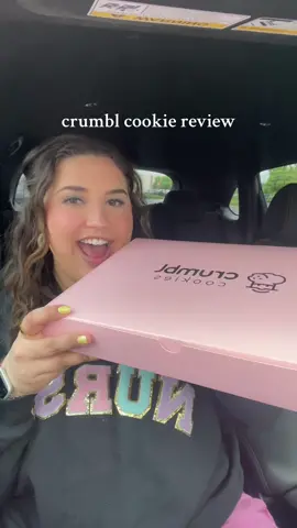 the cinnamon square has my 🤍 #crumbl #crumblcookies #crumblcookiesoftheweek #crumblcookie #crumblcookiereview #cookies #mukbang #fyp 