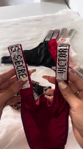 Victoria’s secret modelo clásico!💖  Disponible en todas las colores!🤩 Más información aquí.👆🏻 #brillos #viral #regalos #victoriassecret #trujilloperu 