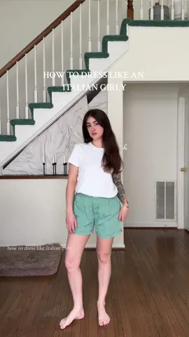 I’d say this is a little bit more french than italian but it’s still cute ❣️  #italiangirly #italianoutfit #italianlook #italiansummer #italianoutfitinspiration  