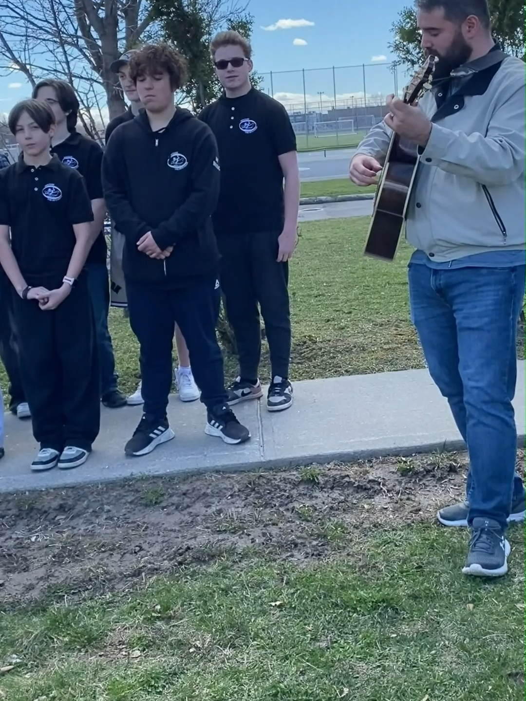 Une performance d'élèves pour souligner l'anniversaire d'une Commission scolaire #chorale #choir #élèves #blackbird #beatles #musictok #pourtoi #pourtoipage #tiktokquebec