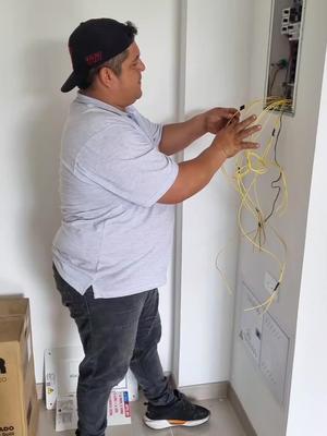 #gordito1986 el electricista 🤦‍♂️🤷🤔