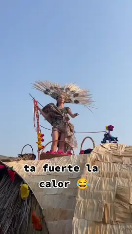 Ta fuerte la calor carros alegoricos #fyp #mexico #viralvideotiktok #vir #tabasco #tabascomexico #feriatabasco2024 #carrosalegoricos 