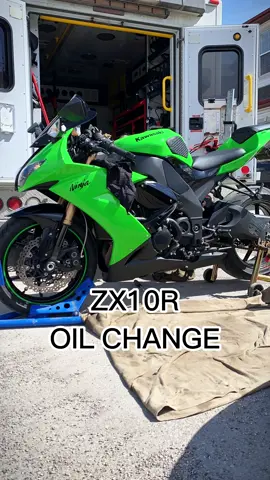 Quick ZX10R Oil Change I also talk briefly about oil colour. There’s more than one way to determine oil health. Most common way is by mileage. *Most* people would be fine changing their oil on a set mileage schedule or once a season. I really gotta stop talking about oil. Comments get wild. Thanks for watching! #motorcycle #mechanic #diy #suzuki #dirtbike #supermoto #racing #engine #yamaha #kawasaki #honda #ducati #ducativ4 #s1000rr #kawasakininja #kawasakih2 #yamahar6 #yamahar1 #ktm #motogp #motocross #gsxr #motorcyclevibes