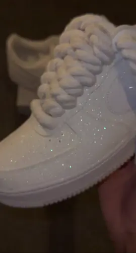 Nike air force 1 total white glitter🤍🥶 #perte #viral #airforce1 #white #custom #neipertee #fouryou #glitter #ropelaces 