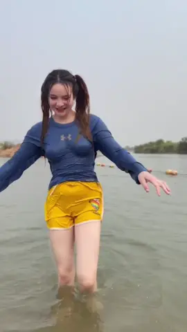 ริมแม่น้ำโขง#สาวลาว🇱🇦 #สาวลาว🇱🇦 #น้ําโขง 