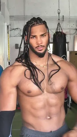 #abs #parati #paratiiiiiiiiiiiiiiiiiiiiiiiiiiiiiii #paratii #foryou #fly #flypシ #sexy😍🤤😍 #morenos #handsome #musicaviral #copcop #brazil #blackmen #negroslindos #hombresguapos 