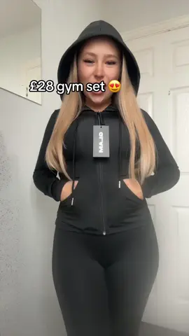 Love this!😍 #fyp #gymset #tracksuit #glamdoll #shapingwear #tiktokmademebuyit 