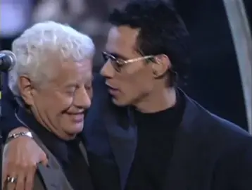 Feliz Cumpleaños en el cielo al Maestro Tito Puente!! Recordando cuando tocó con nuestro amado Flakito en la canción 