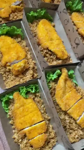 chicken katsu with nasi goreng 🤑#idebekal #idemasakan #fypシ゚viral #chickenkatsu 