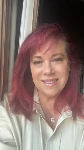 Happy Saturday night! Hope you are having dun doing whatever it is you are doing! And dont wait on others to make your plans happen. Go out and make your own fun! #solo #solotravel #widow #minnesota #420 #dateyourself #spring #wayzata #redhead #singlelady #ttpd #taylorswift #saturdaynight #josefina 