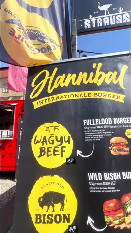 Wir lieben es uns durch außergewöhnliche Burger durchzuprobieren! Diesmal auf dem Speiseplan: Wagyu Burger und Strauss Burger von @Jack‘s Tasty Foodtrucks 🍔  ________________________________ 🍔 FOOD TRUCK FESTIVAL 🌯🚚 Live Bühnenprogramm | Familientag mit Kasperle | Beerpong | Henna Tattoos uvm. ➡️ Weitere Infos findest du unter www.foodtruck-festivals.de #foodtrucks #streetfood #entertainment #livemusik #party #food #drinks #festival #tbt #instafood #foodtruckfestival #fy #foryou #fürdich #bayern #bamberg 