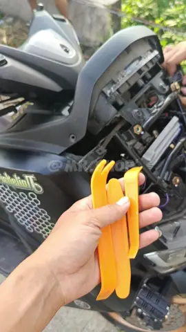 Ito na ang sagot sa mga mahilig mag baklas kabit ng fairings ng mga motor #panelremovaltool #4pcspanelremovaltool #pangsungkit #pangdikwat #flairings #click125 #motorparts #automotive #fyp #foryoupage #fallowers 
