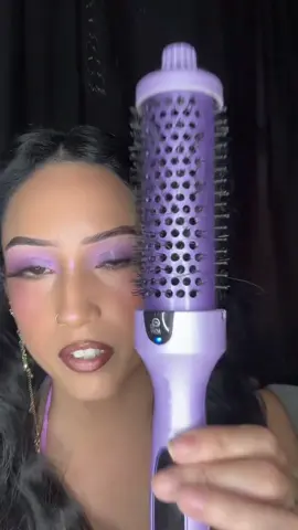 I’m so obsessed with this tool from @wavytalkofficial. When I tell you their hair twos are superior to Revlon they are amazing. #WavyTalk #WavyTalkHair #princessjasminemua #hairtool #ttsrecharge 