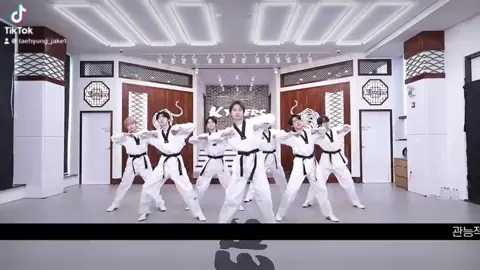 ##heeseung #jay #sunghoon #jake #jungwon #sunoo #ni_ki #enhypen #fyp #xybca #4u #foryoupage 