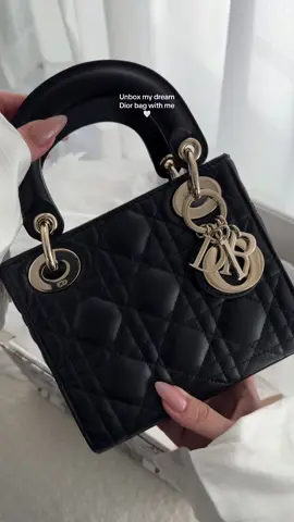 Unboxing the lady 🤍 #ladydior #dior #diorbag #unboxing 