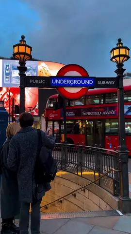 London 🥹♥️  #london #england #UK #unitedkingdom #foryourpage #foryoupage #fyp #viralvideo #tour #viral 