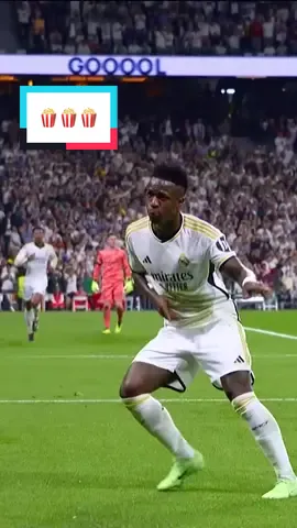 dancing in #ELCLÁSICO! 🍿💜 #LALIGAEASPORTS #LALIGAHighlights @Vini Jr. @Real Madrid C.F. 