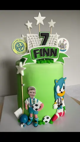Happy birthday cake for the cutest boy who’s no doubt will go far in the world of football ⚽️  #footballcake #NUFCcake #hartonandwestoefc #sonicthehedgehog #7thbirthdaycake #newcastleunitedcake #footballparty #bakedwithlove #bakedwithlove💖 #lovebaking #homebaking #fyp 