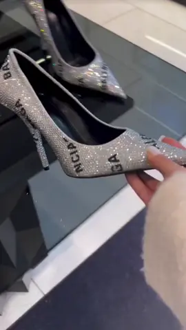 Dream shoes#balenciaga #balenciagashoes #highheels #heellover #fashiontiktok 