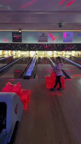 Family bowling night🎳🩷 #family #MomsofTikTok #motherhood #CapCut #fyp 