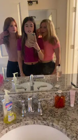 my girls🩷 @Ava 🐫 @AB✨👑🌅💖😊🧁😇 #viral #fyp #highschool #fakebodies #trending 