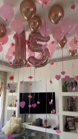 Solo el amor de una madre se levanta a las 4:00am para hacerle esta sorpresa a su hija🩷🥹 El sueño de todas👑  #globdeco #globologia #candybar #15 #xv #quinceañera #deco #decoration #rosa #parati #fyp #fypシ゚viral #fyppppppppppppppppppppppp #viral #tiktok  
